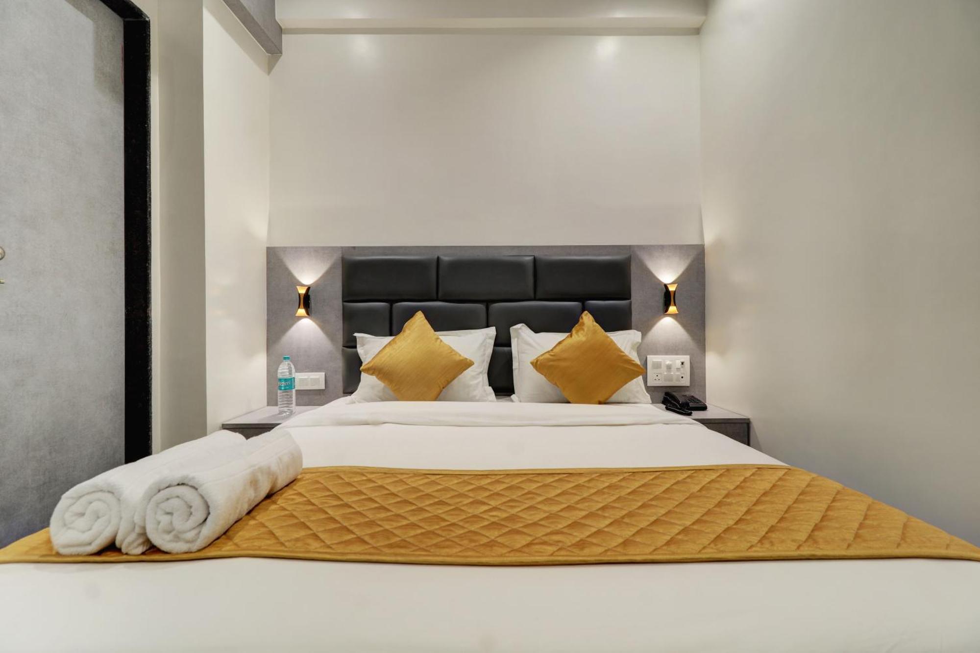 Hotel Enigma Inn Βομβάη Εξωτερικό φωτογραφία