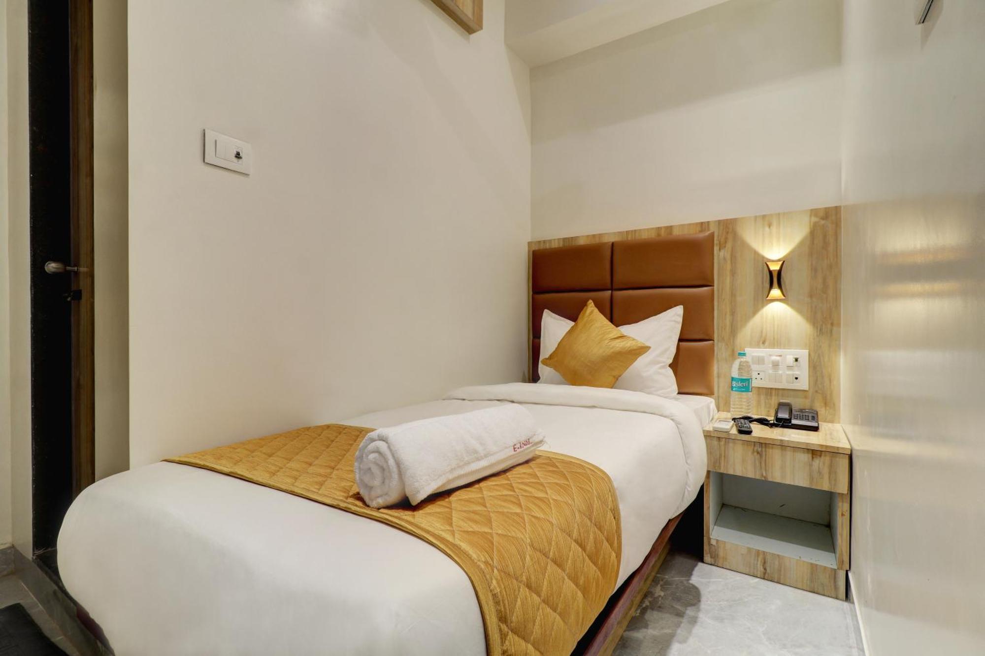 Hotel Enigma Inn Βομβάη Εξωτερικό φωτογραφία