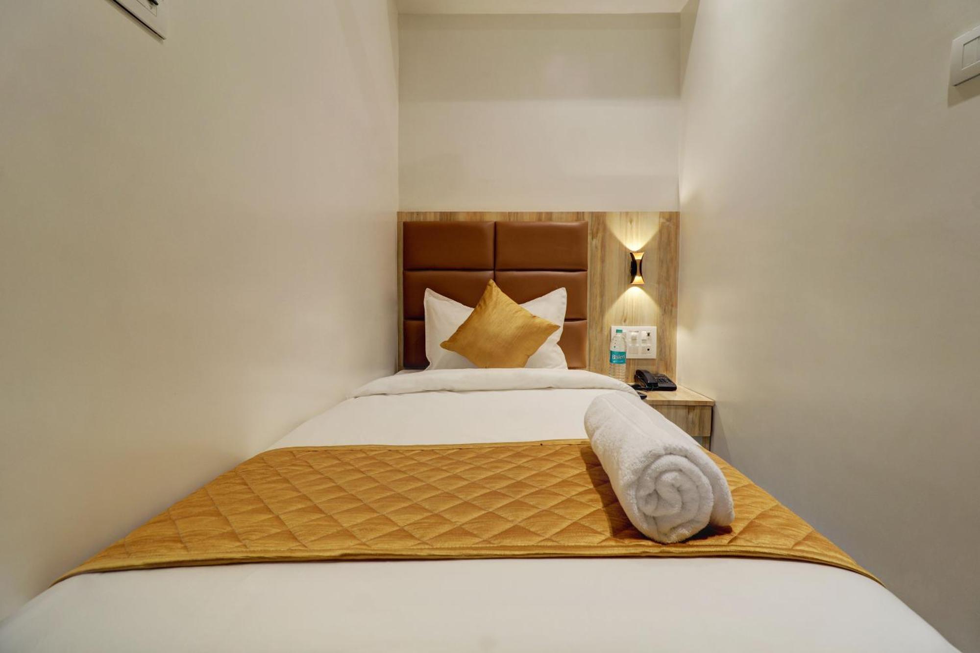 Hotel Enigma Inn Βομβάη Εξωτερικό φωτογραφία